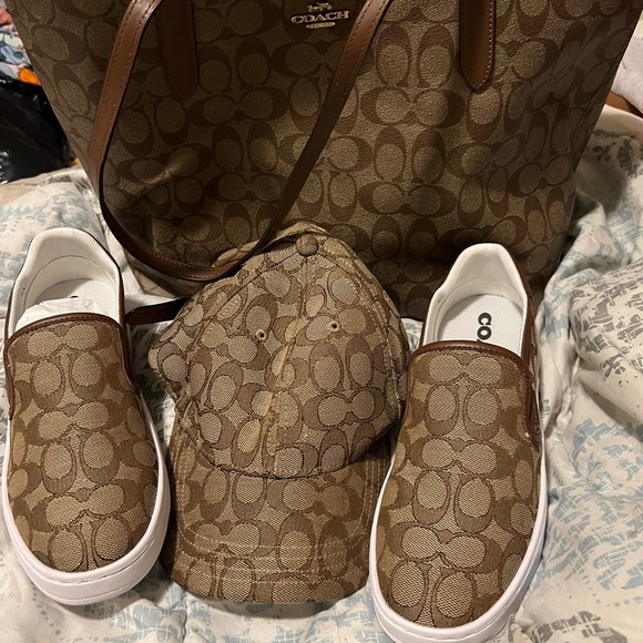 Coach set - Picture 7 of 12